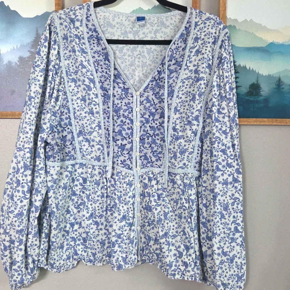 Floral Blue and White Women's Top